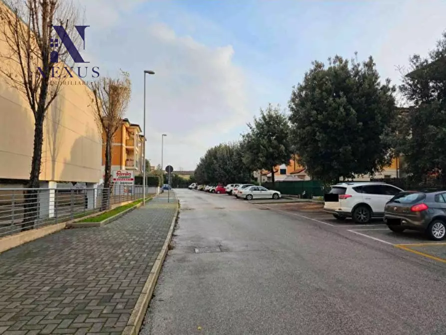 Immagine 11 di Appartamento in vendita  in Via Giovanni Verga 11 a Colli Al Metauro