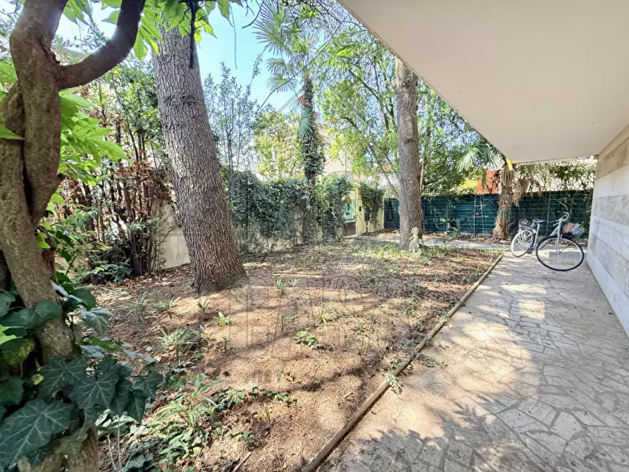 Immagine 1 di Casa indipendente in vendita  in Via Leonardo Emo-Capodilista a Padova