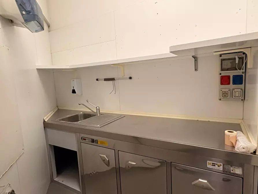 Immagine 4 di Negozio in affitto  in Via Pastore a Vigonza