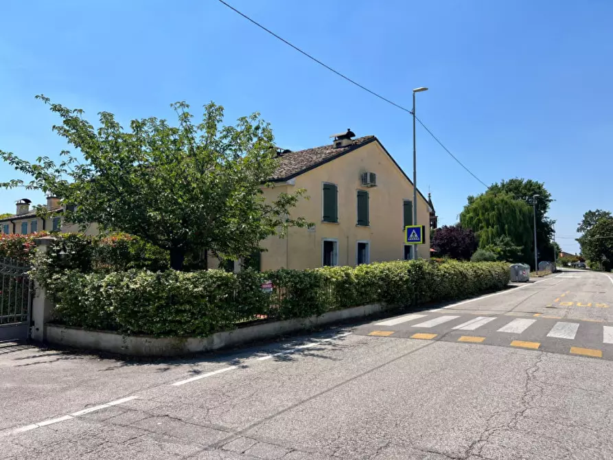 Immagine 1 di Villetta a schiera in vendita  in Via dell'Unione, 131 a Ferrara