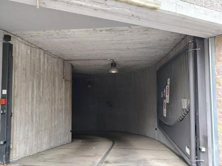 Immagine 2 di Garage in vendita  in Corso Ottone Rosai, 33 a Torino