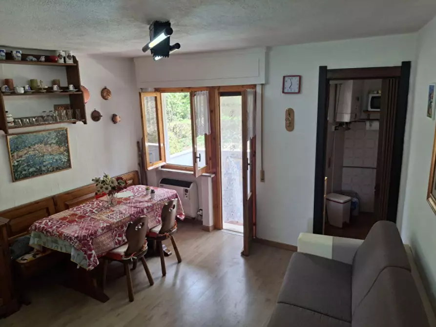 Immagine 4 di Appartamento in vendita  in Via del Poggio, 3 a Viola