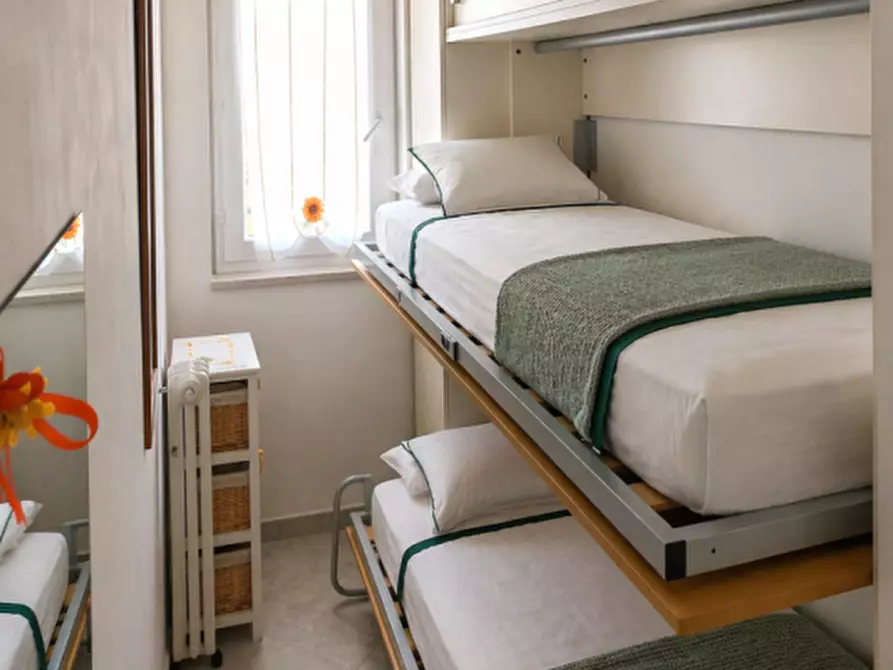 Immagine 11 di Appartamento in vendita  in Via Osimo a Numana