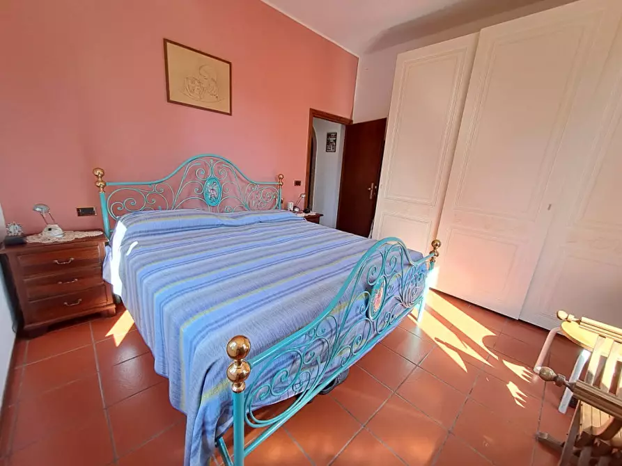 Immagine 10 di Appartamento in vendita  in via giugno n. 9 a Passignano Sul Trasimeno