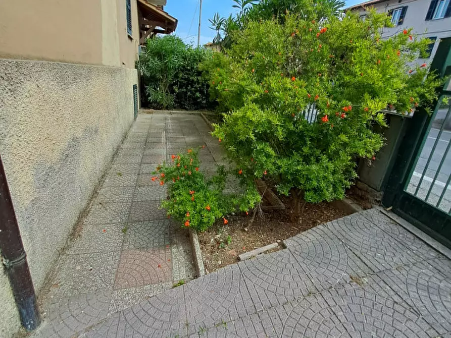 Immagine 13 di Appartamento in vendita  in via giugno n. 9 a Passignano Sul Trasimeno