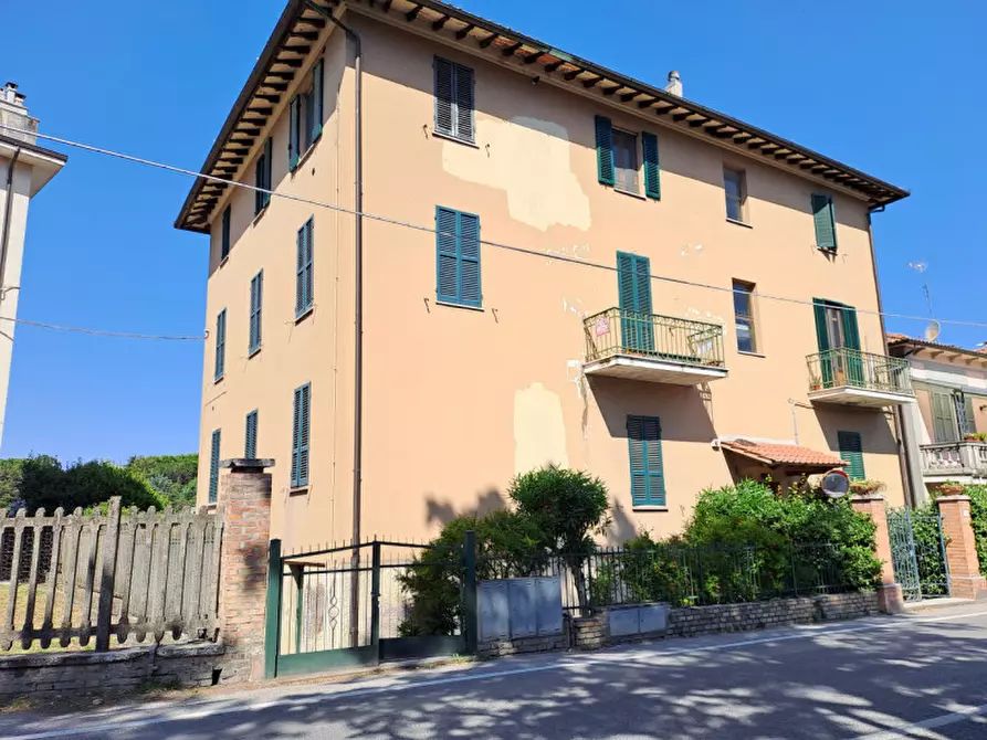 Immagine 14 di Appartamento in vendita  in via giugno n. 9 a Passignano Sul Trasimeno
