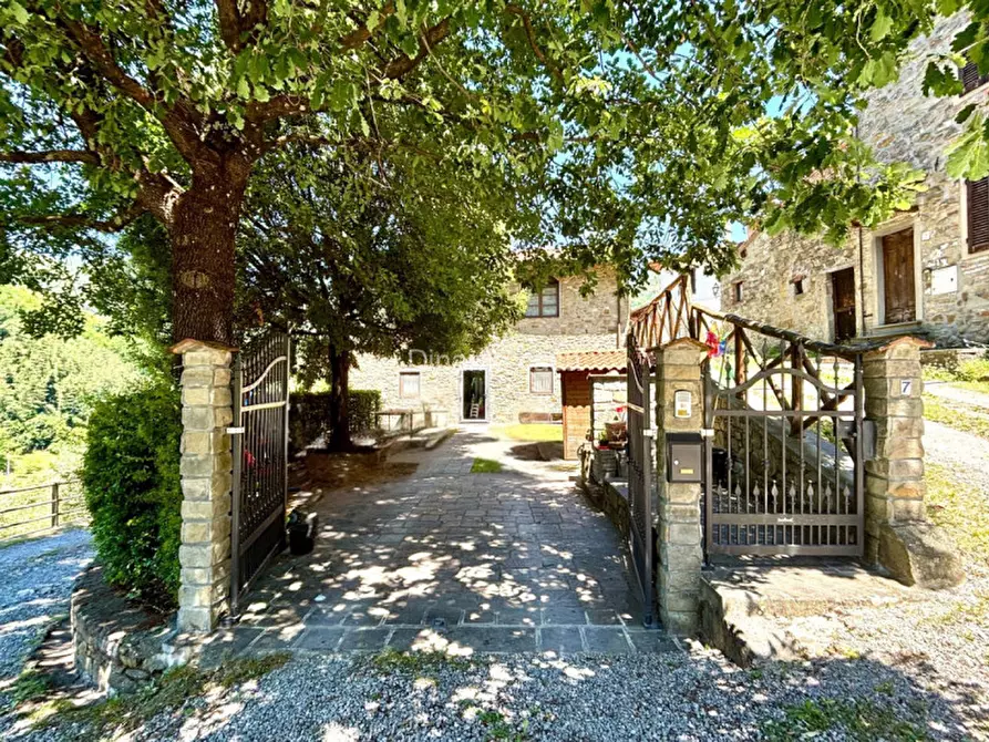 Immagine 2 di Rustico / casale in vendita  in Via di Poggiole a Vernio