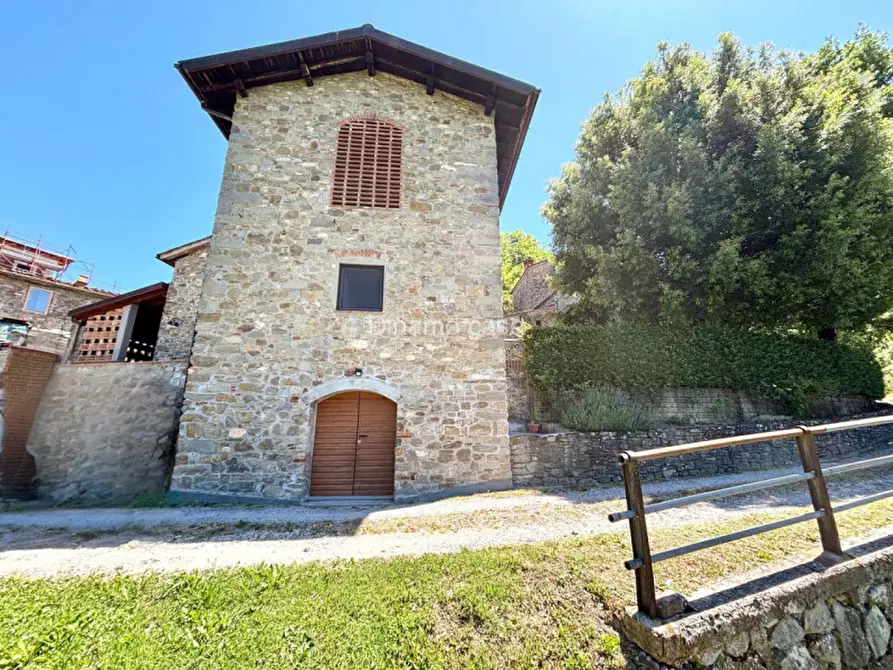 Immagine 3 di Rustico / casale in vendita  in Via di Poggiole a Vernio