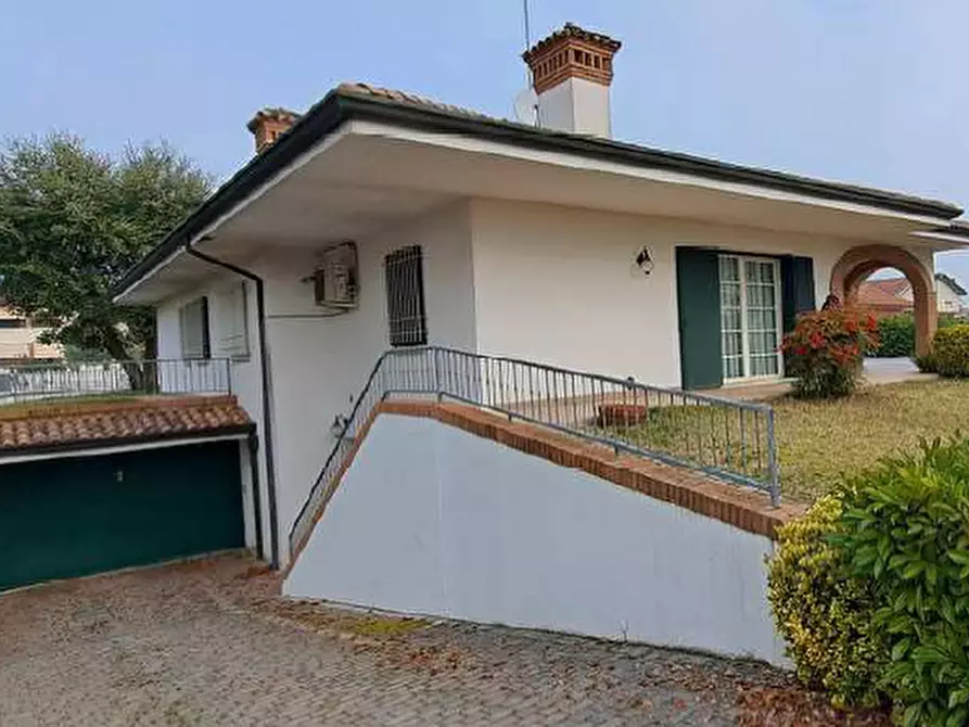 Immagine 1 di Casa indipendente in vendita  in Via Monte Cavallo, 11 a Cordenons