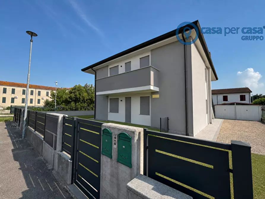 Immagine 1 di Appartamento in vendita  a Gavello