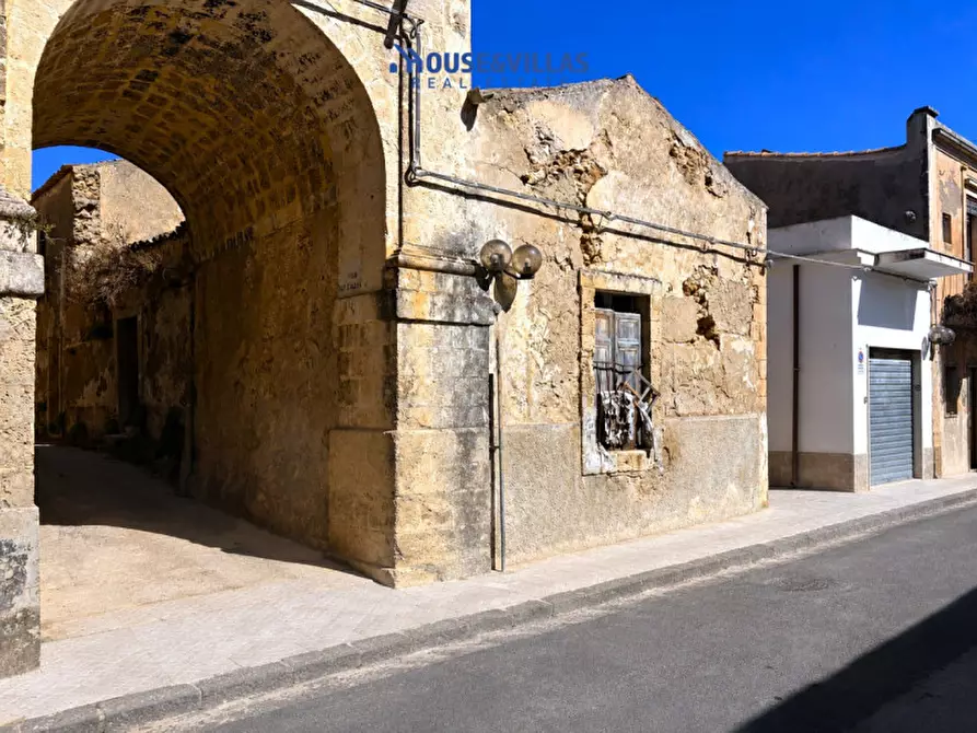 Immagine 1 di Casa indipendente in vendita  in Via Bernardino Grimaldi a Noto
