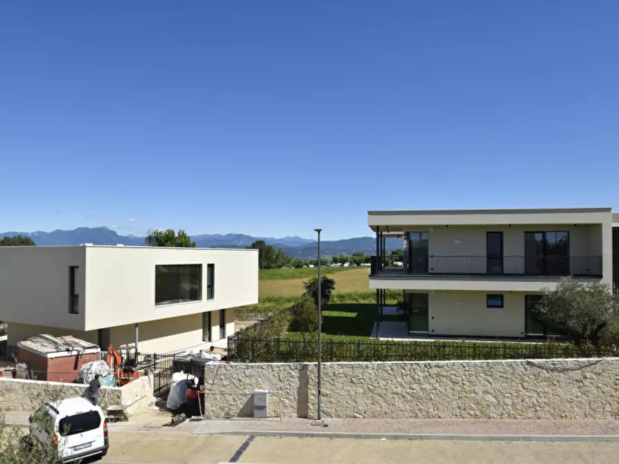 Immagine 1 di Appartamento in vendita  in via porto a Lazise