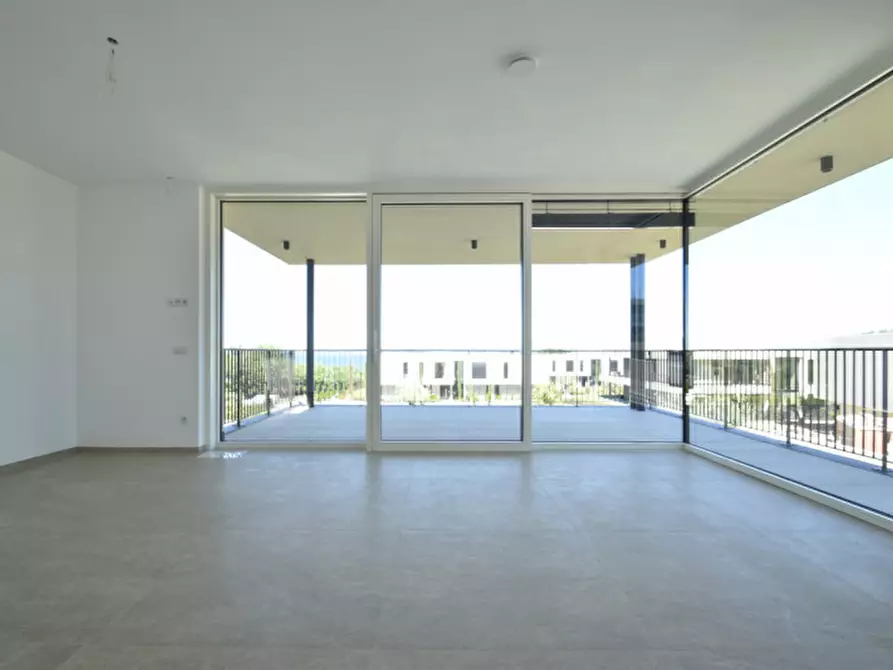Immagine 3 di Appartamento in vendita  in via porto a Lazise