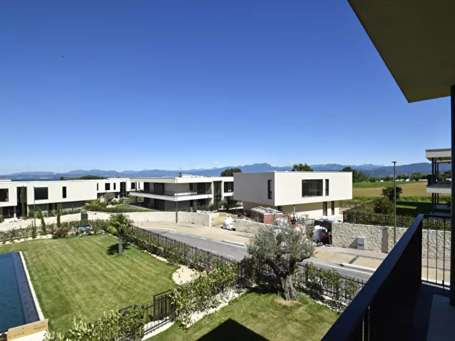 Immagine 11 di Appartamento in vendita  in via porto a Lazise