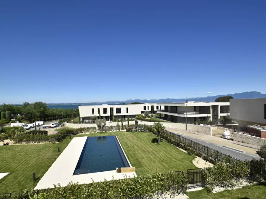 Immagine 15 di Appartamento in vendita  in via porto a Lazise