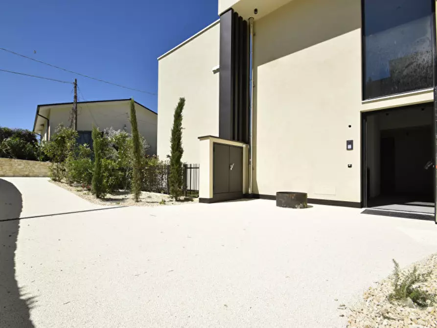 Immagine 34 di Appartamento in vendita  in via porto a Lazise