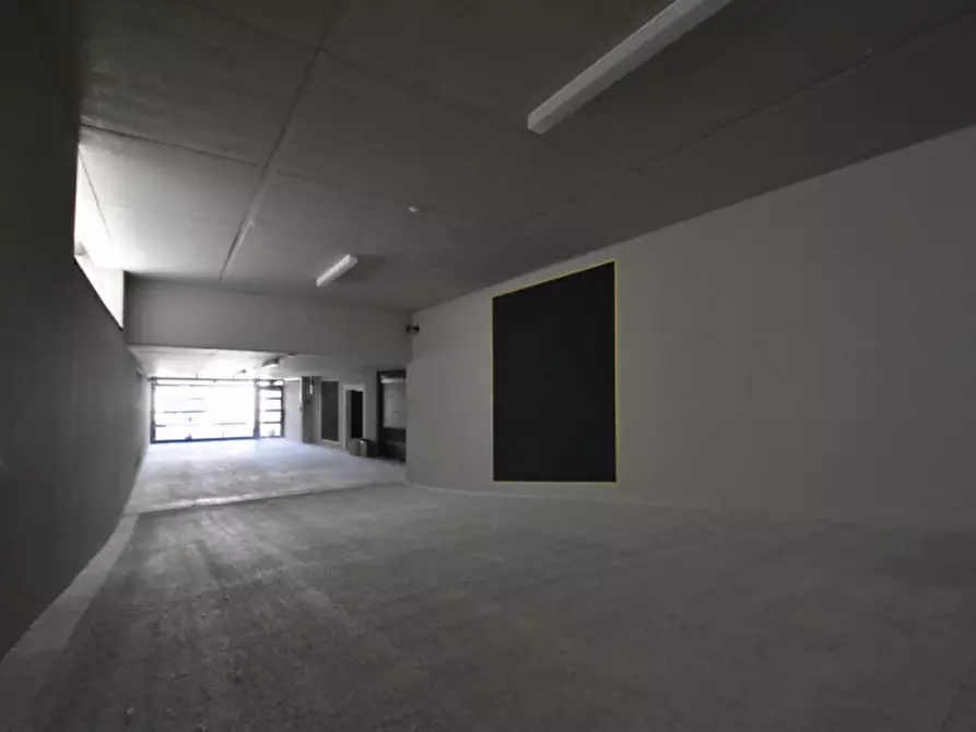 Immagine 37 di Appartamento in vendita  in via porto a Lazise