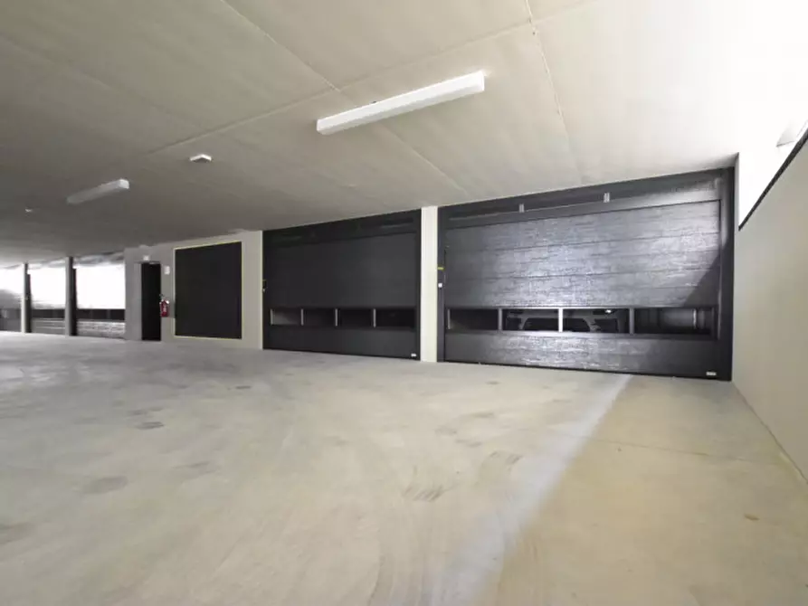 Immagine 38 di Appartamento in vendita  in via porto a Lazise