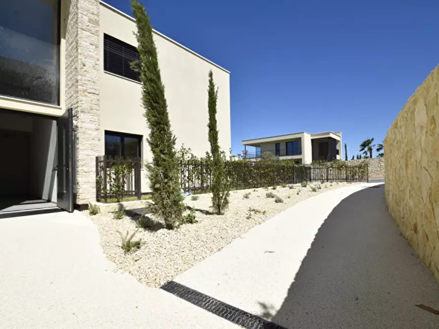 Immagine 39 di Appartamento in vendita  in via porto a Lazise