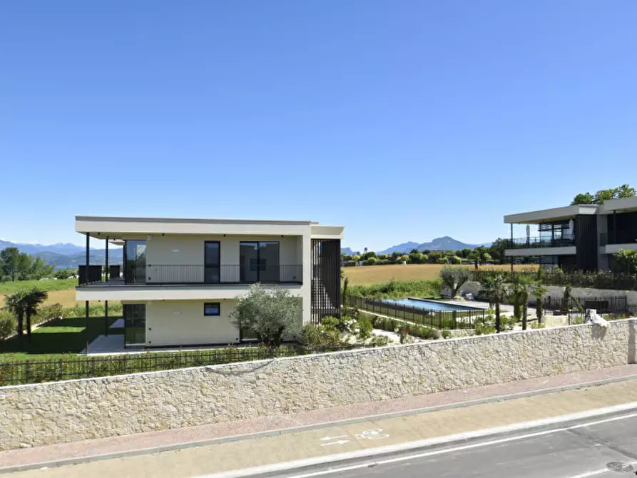 Immagine 42 di Appartamento in vendita  in via porto a Lazise