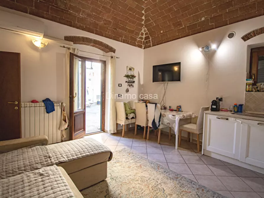 Immagine 1 di Appartamento in vendita  in Via Alessandro Lazzerini a Prato