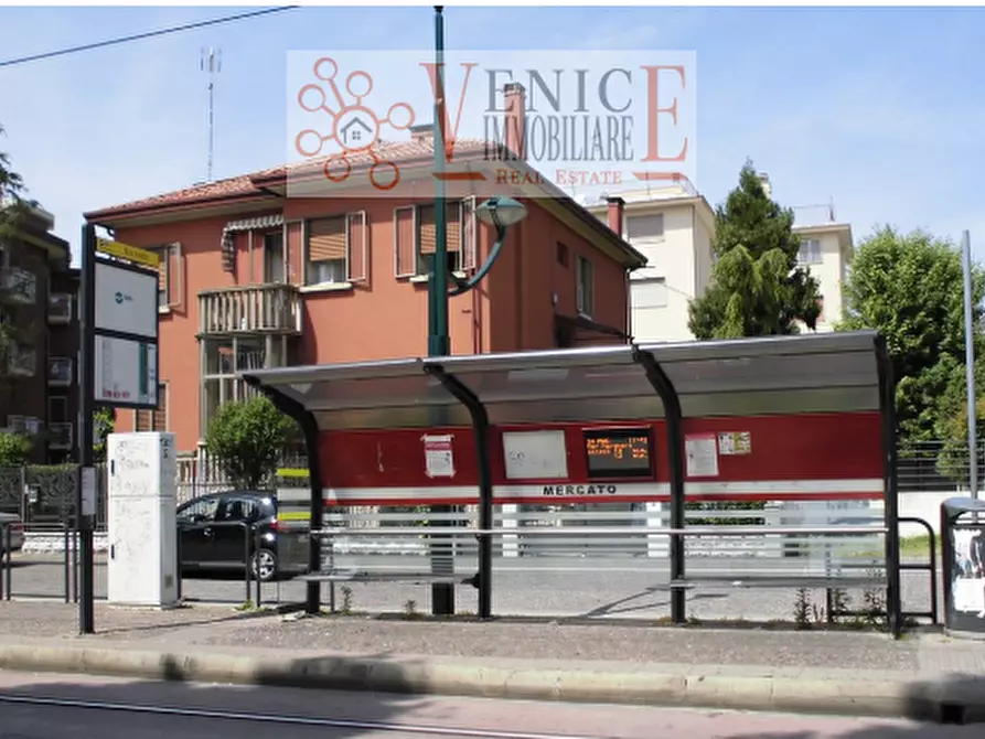Immagine 5 di Attività commerciale in vendita  a Venezia