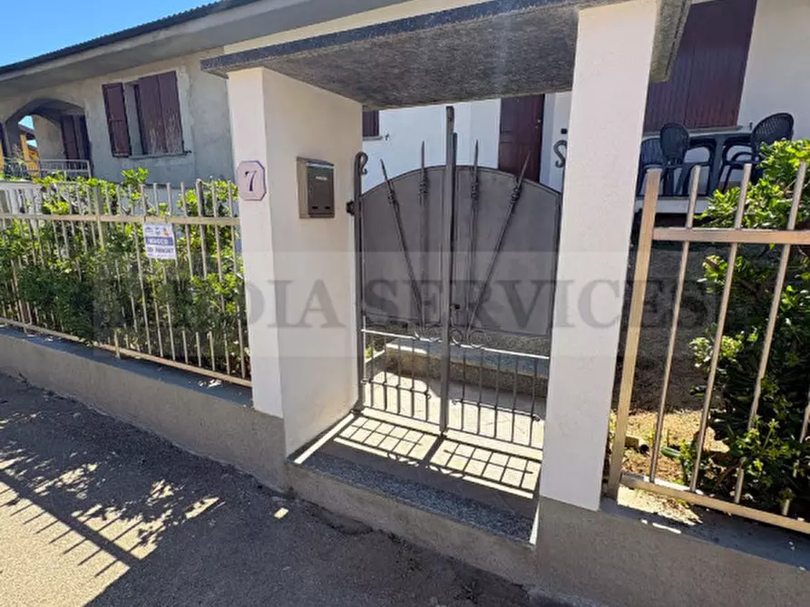 Immagine 7 di Villa in vendita  in via delle Ginestre n° 7 a Garlasco