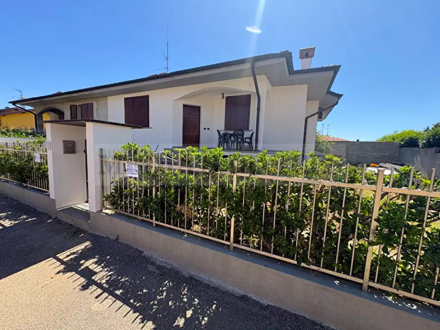 Immagine 10 di Villa in vendita  in via delle Ginestre n° 7 a Garlasco