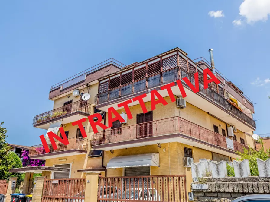 Immagine 1 di Appartamento in vendita  in VIA CASTEGGIO 40 a Roma