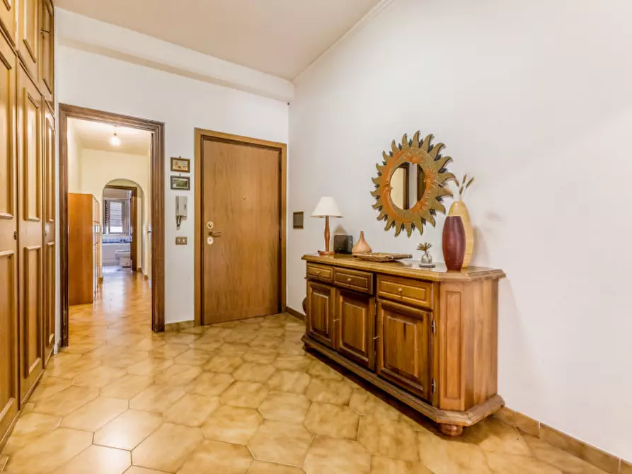Immagine 3 di Appartamento in vendita  in VIA CASTEGGIO 40 a Roma