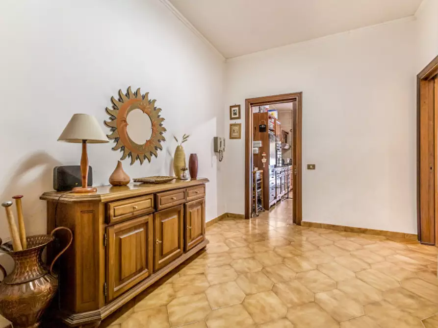 Immagine 4 di Appartamento in vendita  in VIA CASTEGGIO 40 a Roma