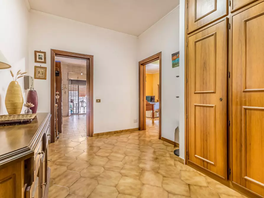 Immagine 5 di Appartamento in vendita  in VIA CASTEGGIO 40 a Roma