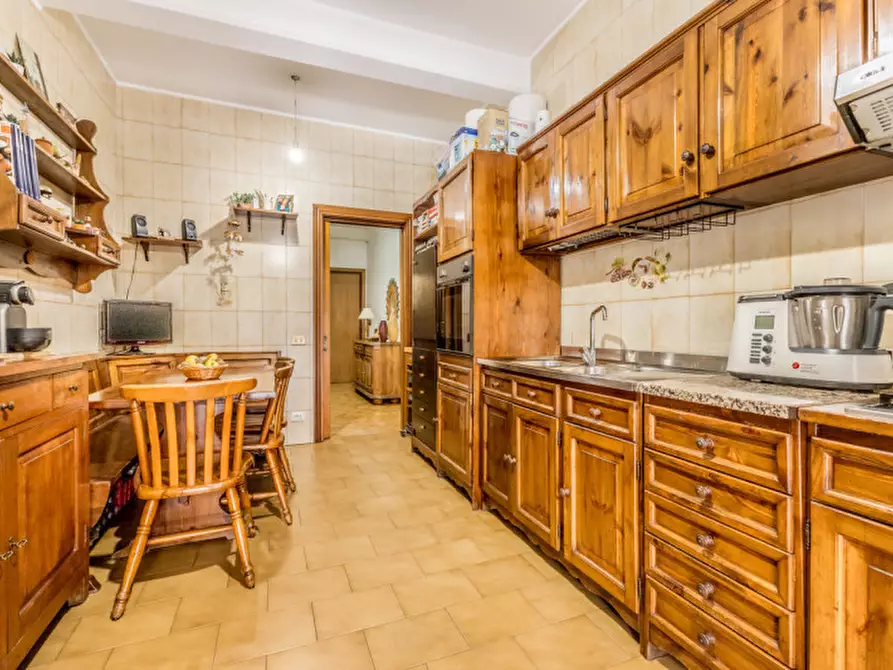 Immagine 14 di Appartamento in vendita  in VIA CASTEGGIO 40 a Roma