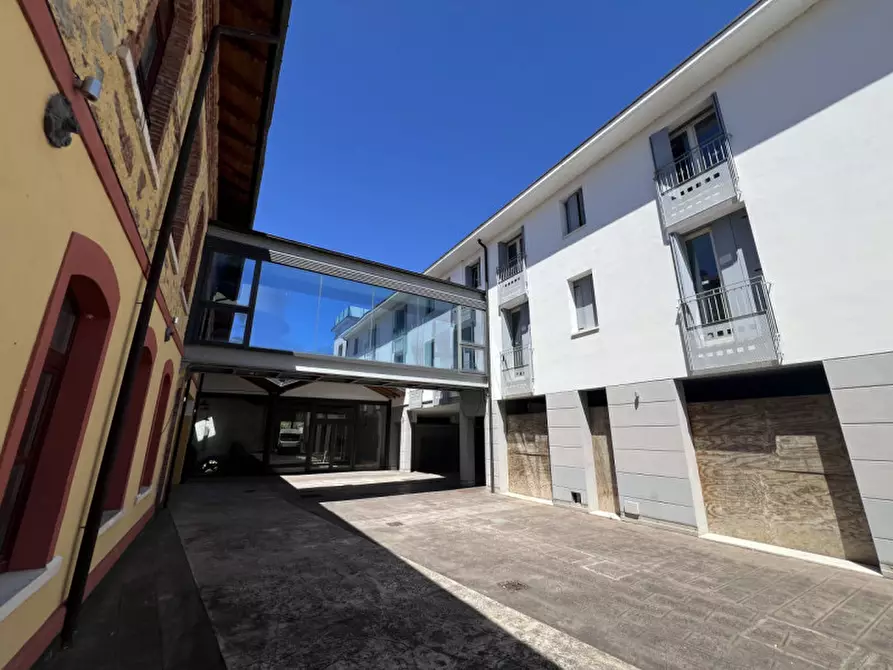Immagine 17 di Appartamento in vendita  in Via P. Riboli a Schio