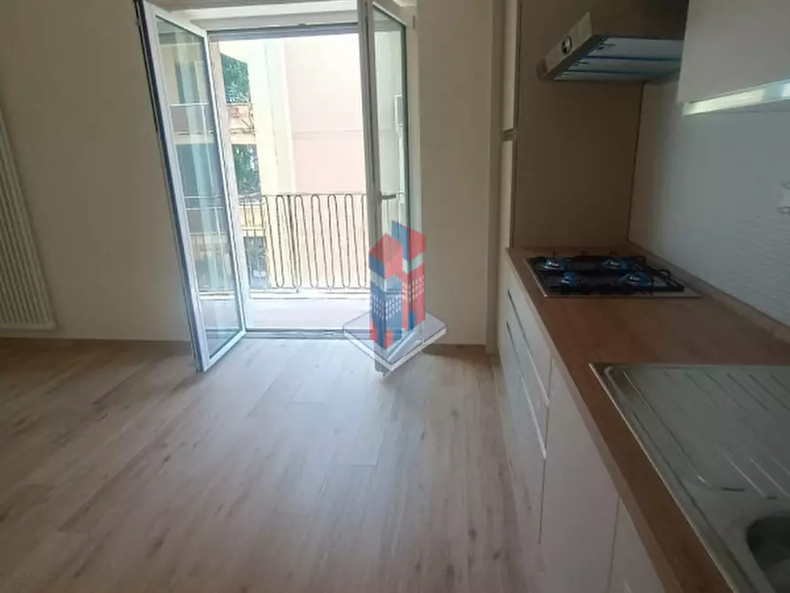 Immagine 11 di Appartamento in affitto  in SIMONE MARTINI (VIA SCALA) a Napoli