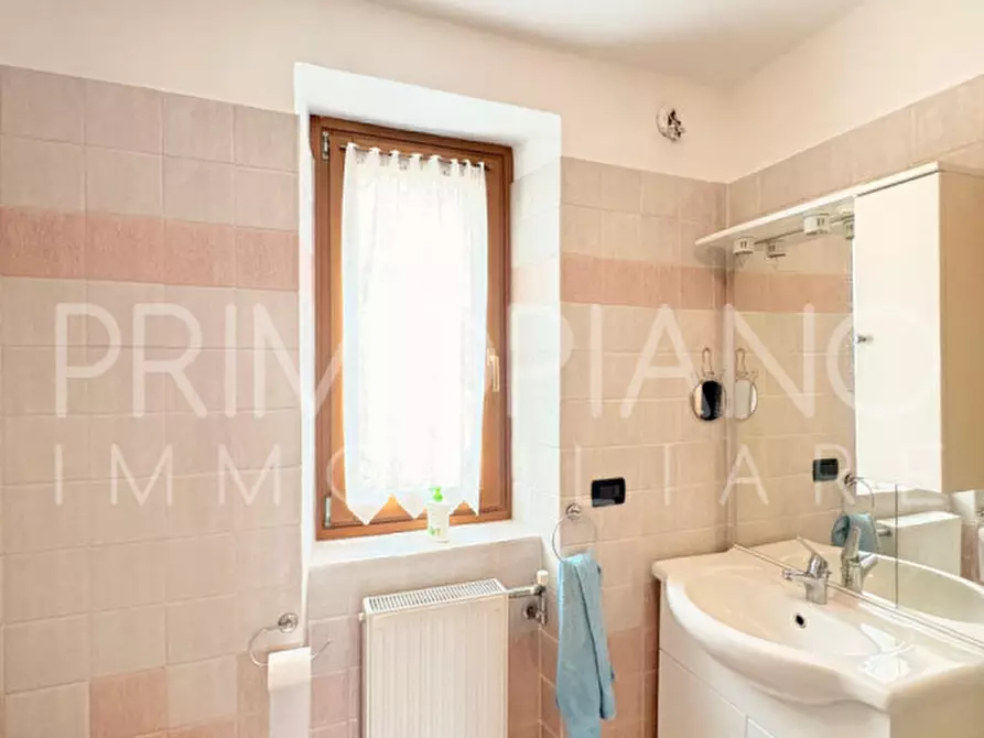 Immagine 15 di Casa bifamiliare in vendita  in Via Verona a Ossana
