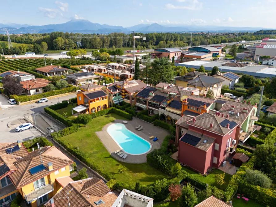 Immagine 4 di Villetta a schiera in vendita  a Peschiera Del Garda