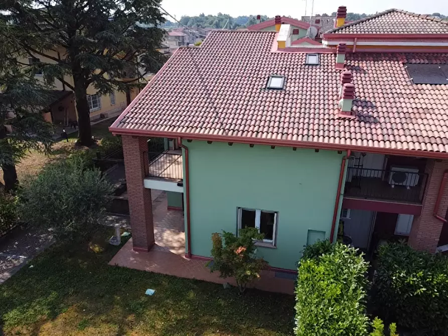 Immagine 22 di Villetta a schiera in vendita  a Peschiera Del Garda
