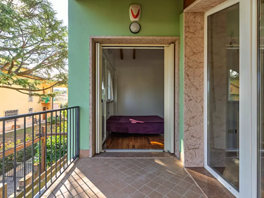 Immagine 52 di Villetta a schiera in vendita  a Peschiera Del Garda