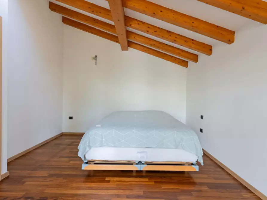 Immagine 58 di Villetta a schiera in vendita  a Peschiera Del Garda