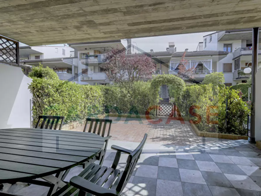 Immagine 6 di Appartamento in vendita  in Via Giunio Bruto a Desenzano Del Garda