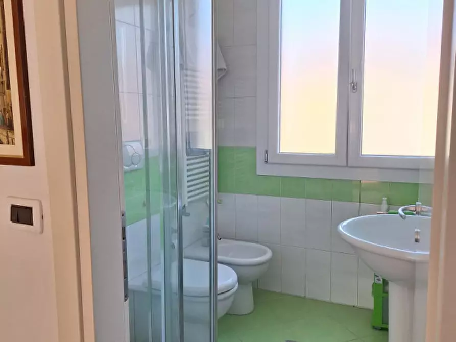 Immagine 9 di Appartamento in vendita  in via cesare levi a Venezia