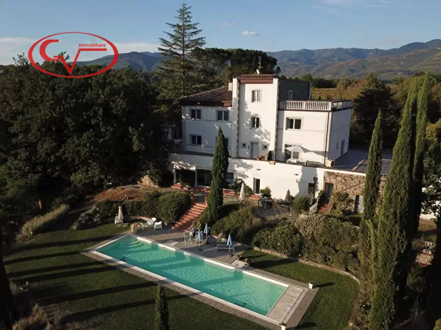 Immagine 1 di Villa in vendita  in Via di Terranuova a Terranuova Bracciolini