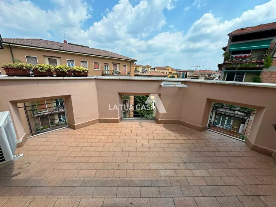 Immagine 1 di Appartamento in vendita  a Verona