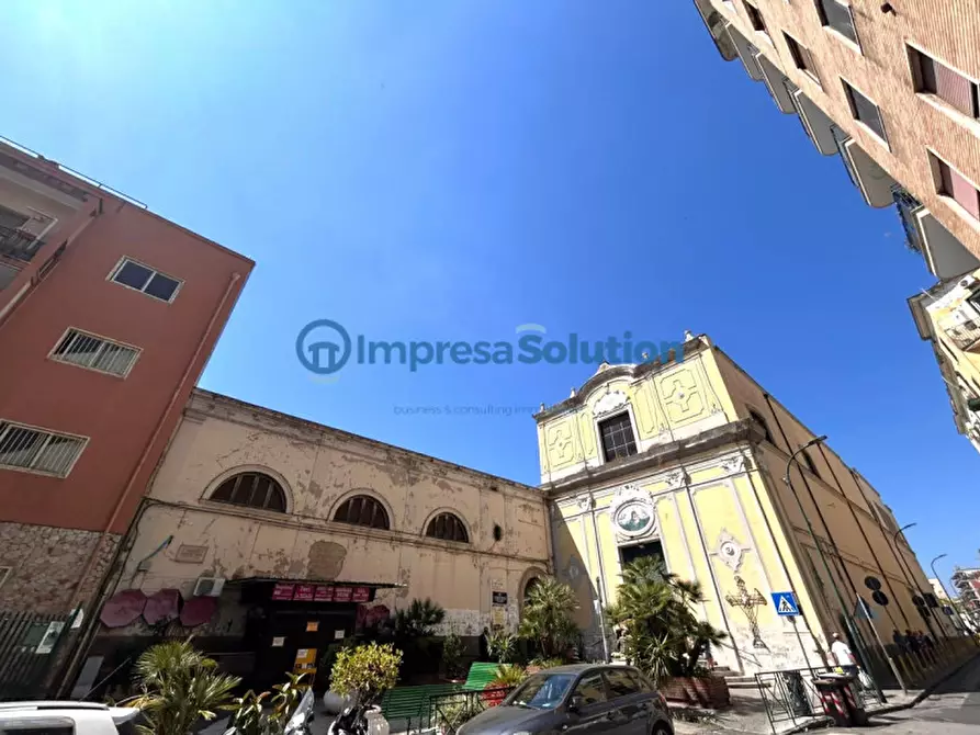 Immagine 1 di Attività commerciale in vendita  in Via Belvedere a Napoli