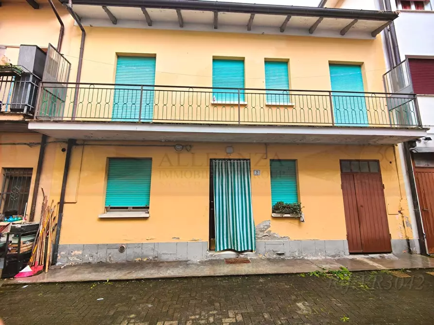 Immagine 1 di Villetta a schiera in vendita  in Via Roma 7 Castello D'Argile a Castello D'argile