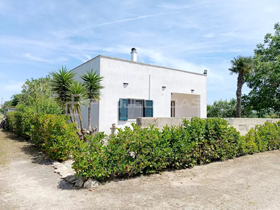 Immagine 1 di Villa in vendita  a Cutrofiano