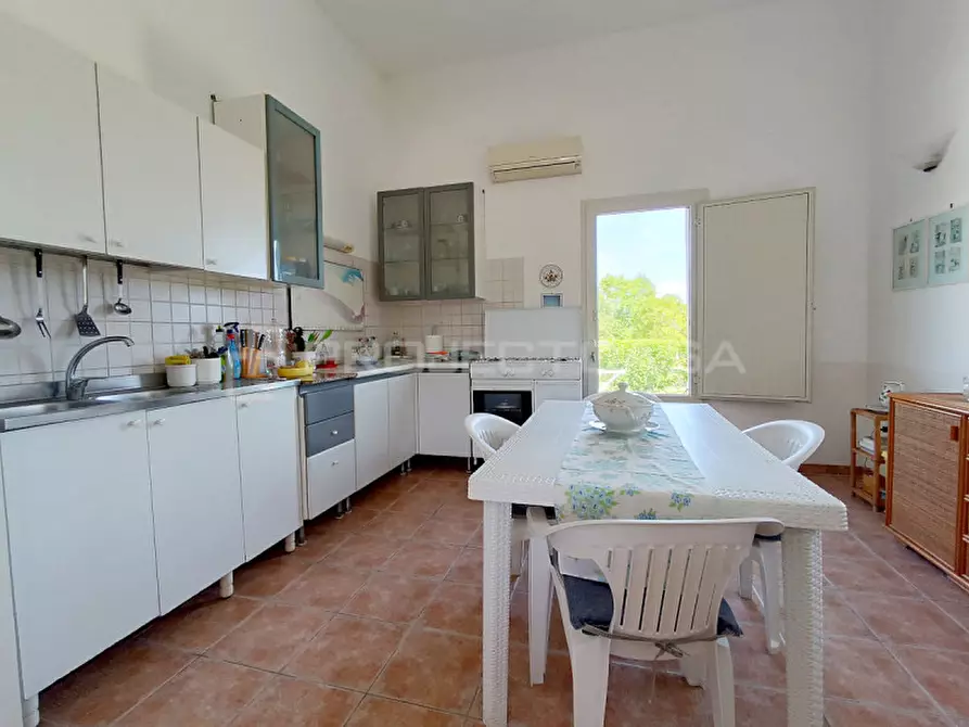 Immagine 10 di Villa in vendita  a Cutrofiano