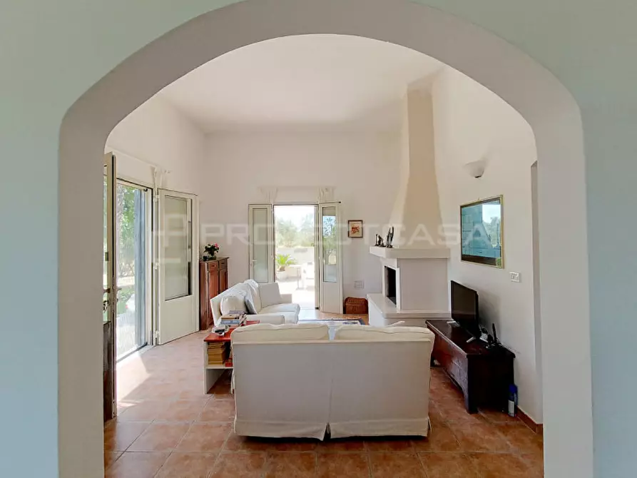 Immagine 13 di Villa in vendita  a Cutrofiano