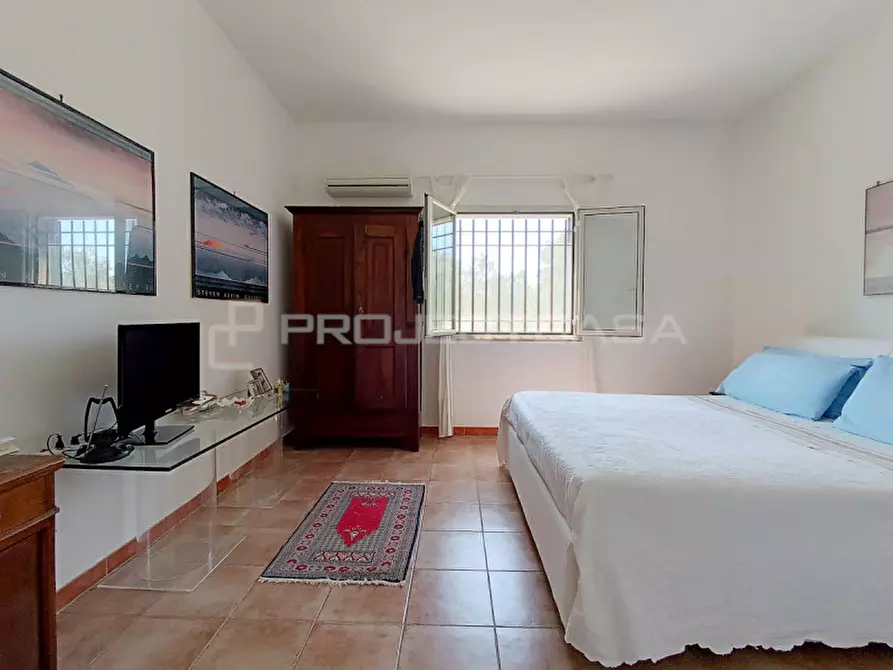 Immagine 17 di Villa in vendita  a Cutrofiano
